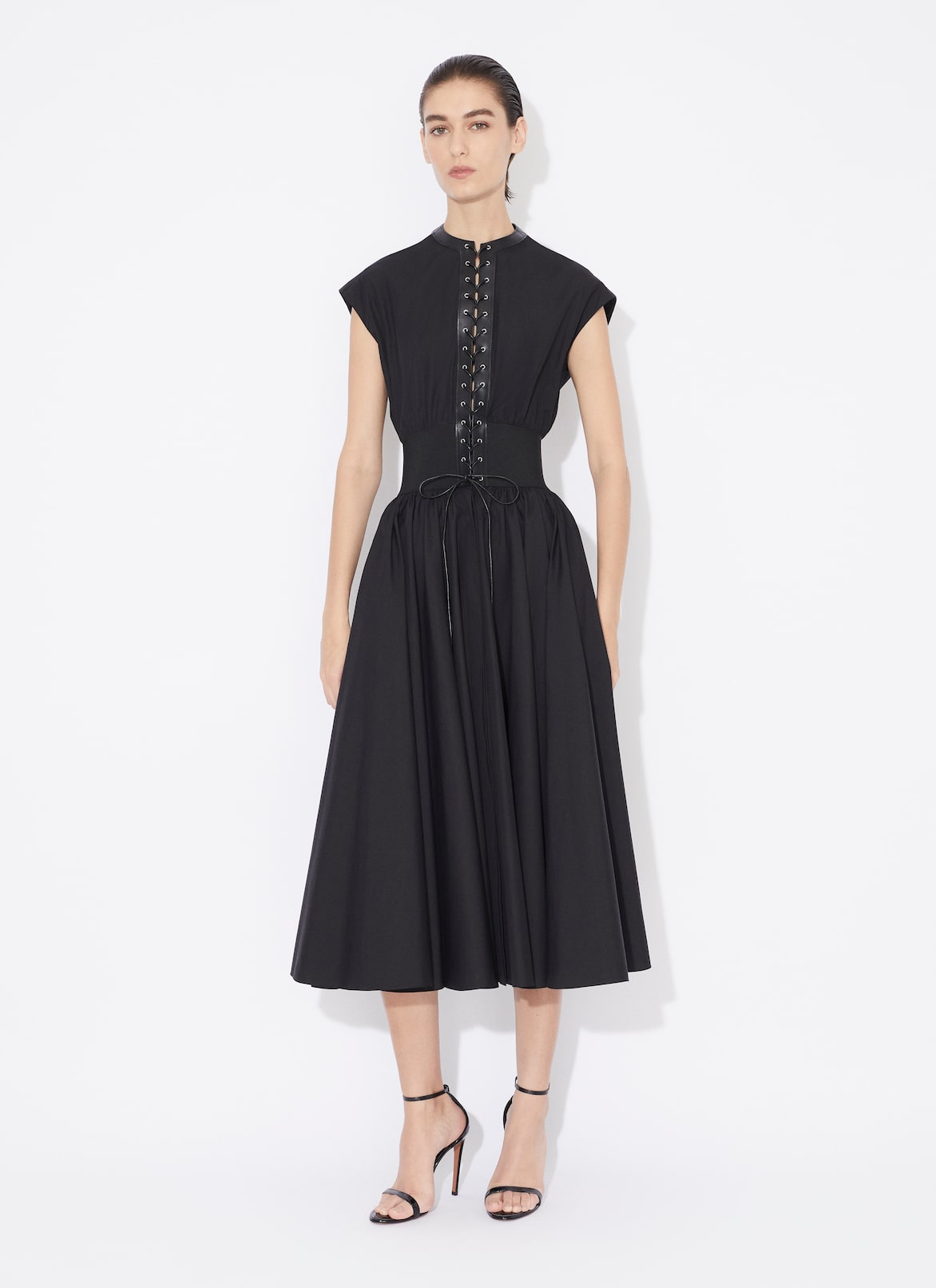 VESTIDO CON CINTURÓN DE POPELINA DE ALGODÓN ALAÏA NEGRO VESTIDO CON CINTURÓN DE POPELINA DE ALGODÓN